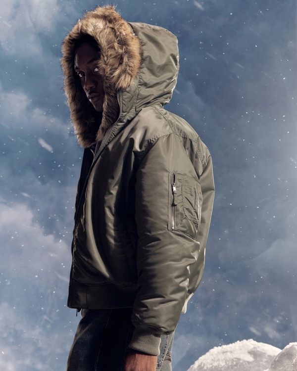 Утепленный бомбер Hollister